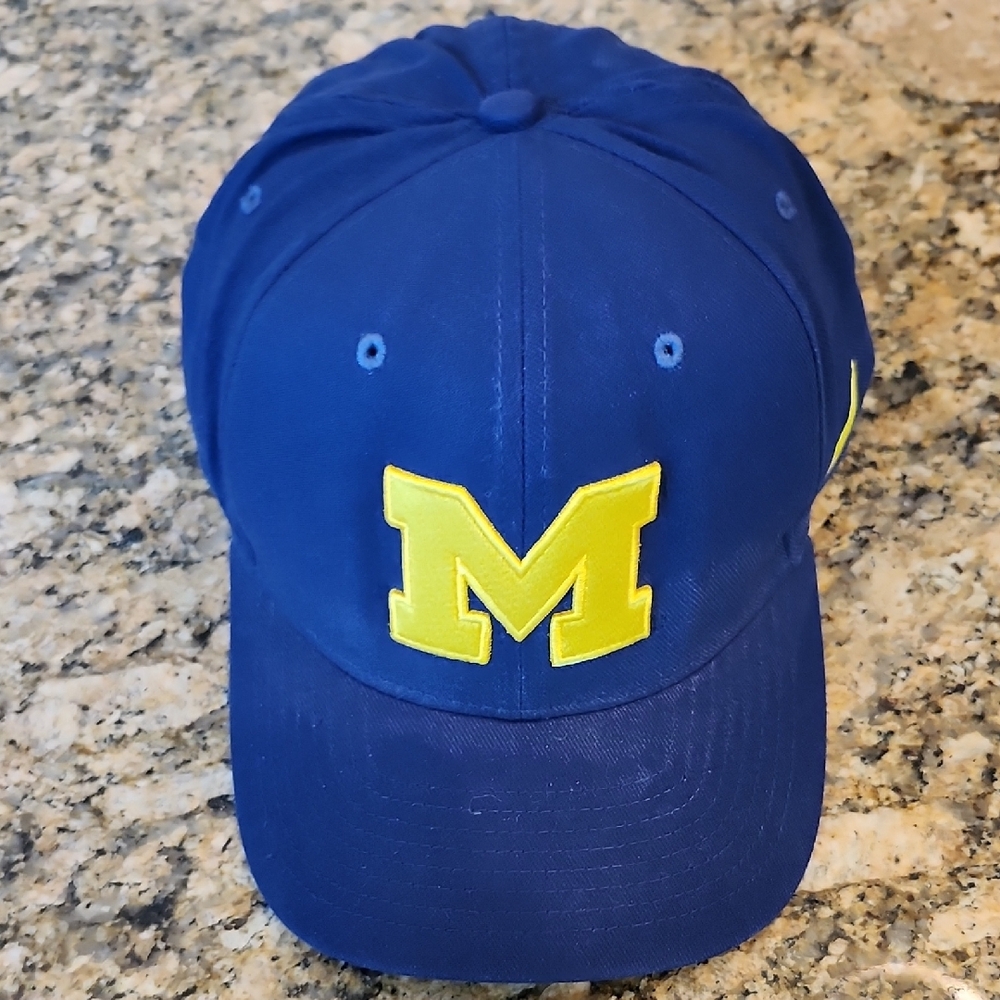 Nike Classic99 Dri-FIT Cap in Navy‎